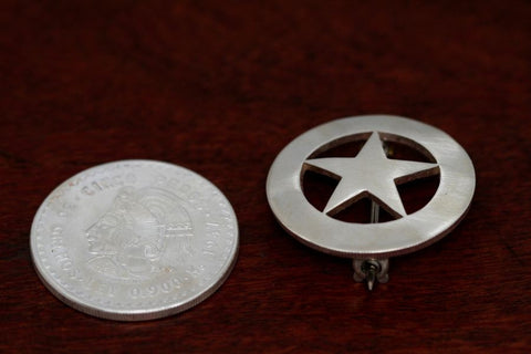 Cinco Peso Coin-Badge