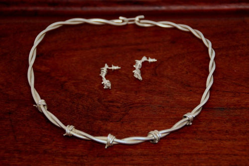 Barbed Wire Female Clasp Necklace in Sterling Silver - Large