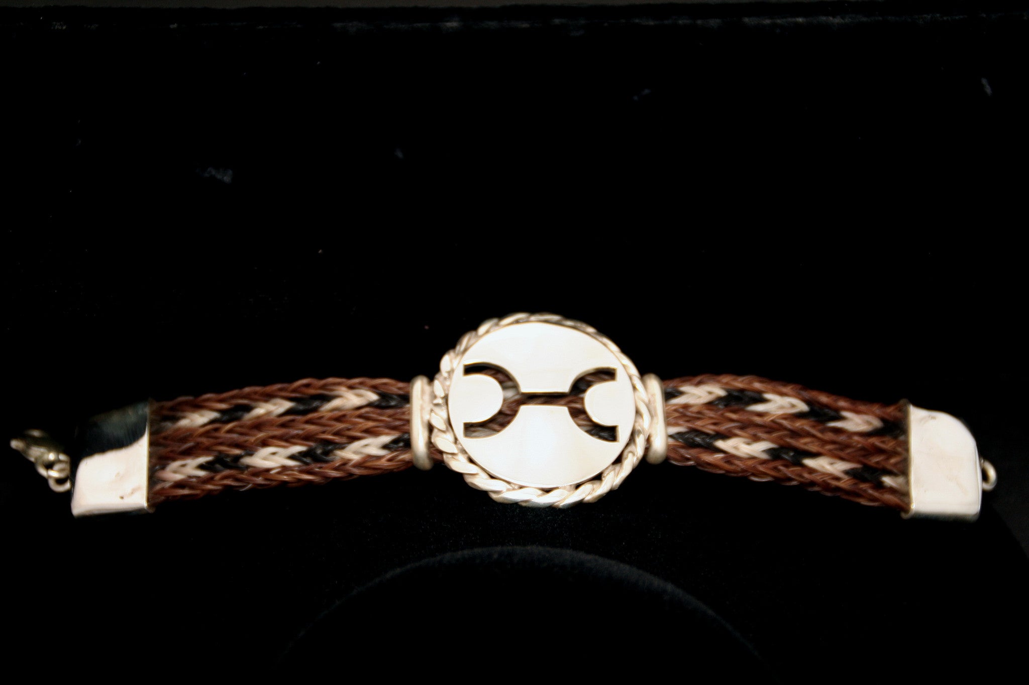 Brand-It Extra Large Disc with Rope Trim on a Casual Upscale Bracelet