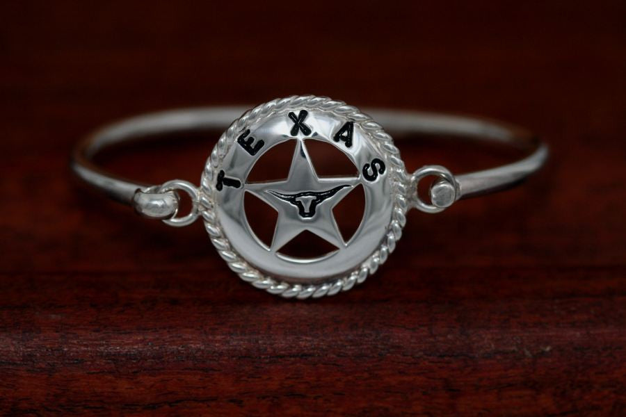 Large Star with Rope Trim Bangle Bracelet