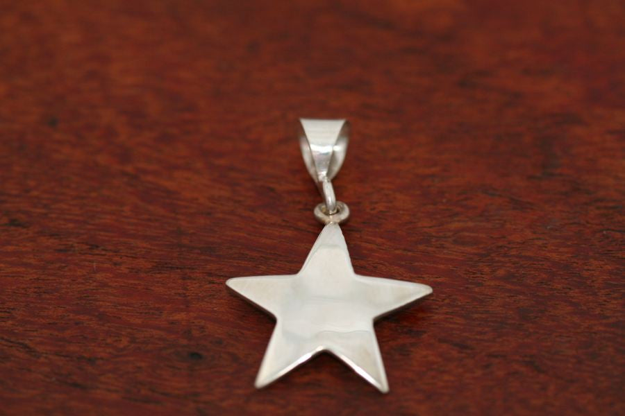 Medium Shooting Star Pendant in Sterling